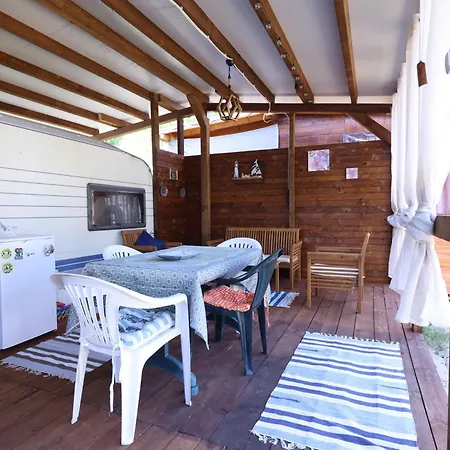 キャンプ場 Sea Caravan On The キテン