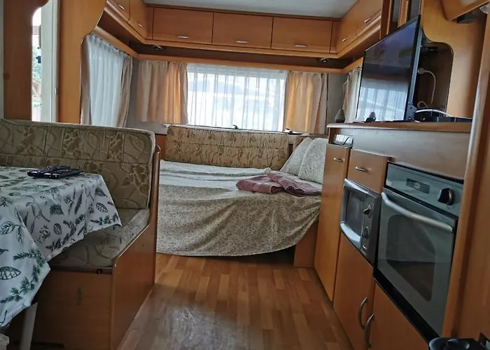 Sea Caravan On The Kamp alanı Naousa