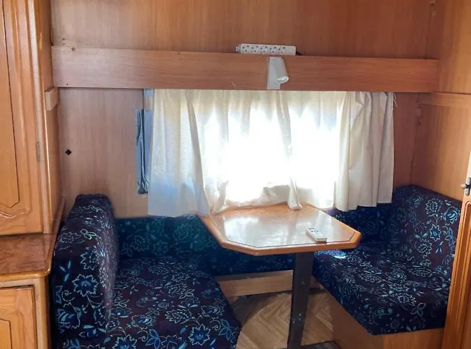 Kamp alanı Sea Caravan On The Naousa