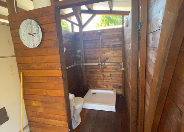 Kamp alanı Sea Caravan On The *