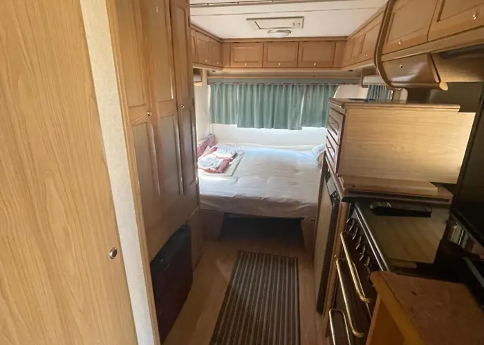 Kamp alanı Sea Caravan On The Naousa