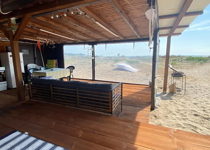 Kamp alanı Sea Caravan On The *