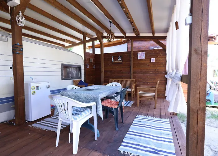 Kamp alanı Sea Caravan On The Naousa