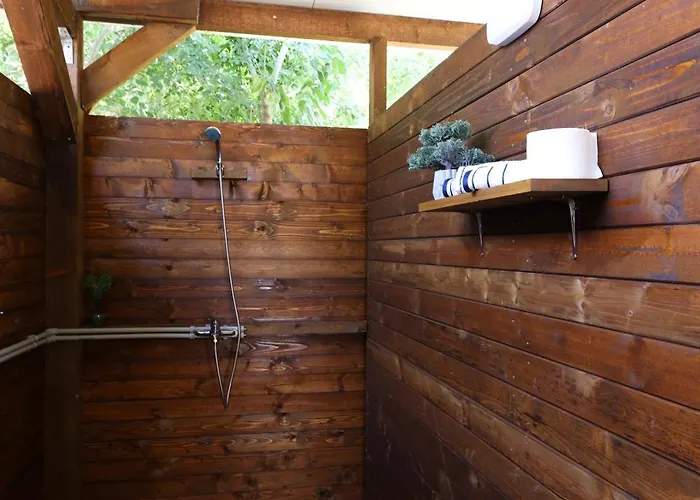 Kamp alanı Sea Caravan On The Naousa