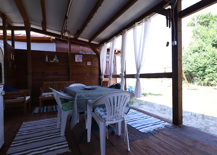 Kamp alanı Sea Caravan On The *