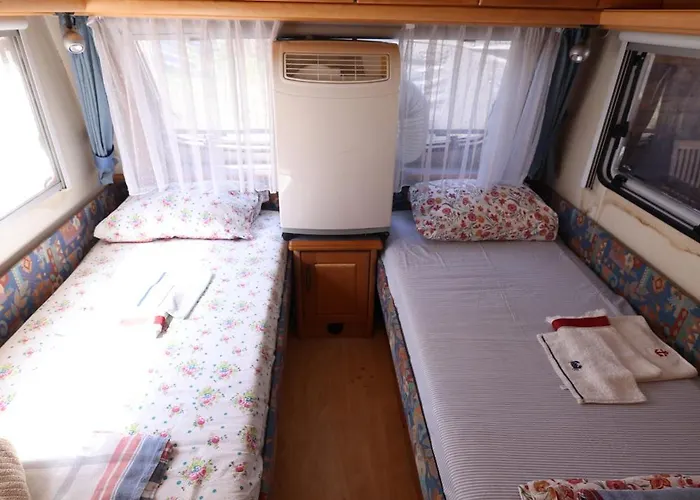 Sea Caravan On The Kamp alanı Naousa